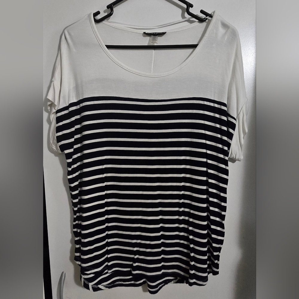 Cable & Gauge Blue and White Short Sleeve Blouse